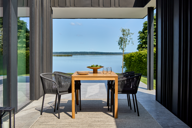 Delta stol med armlæn Sort/Teddy Black