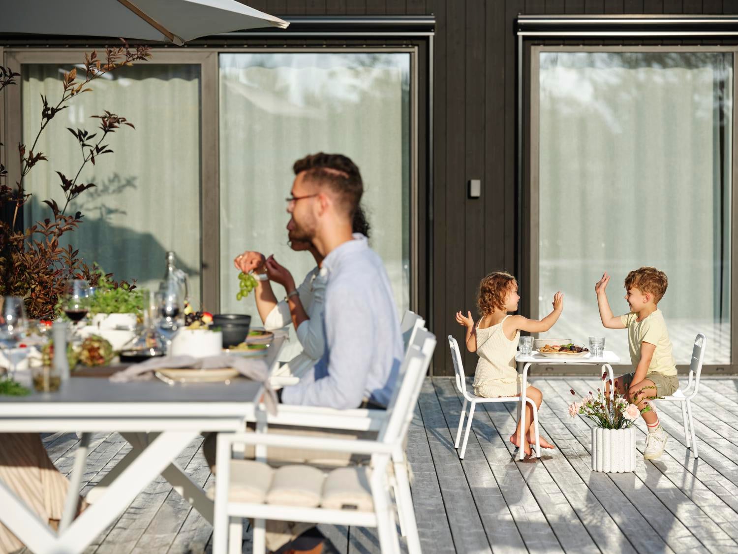 Delia stol med armlæn Hvid