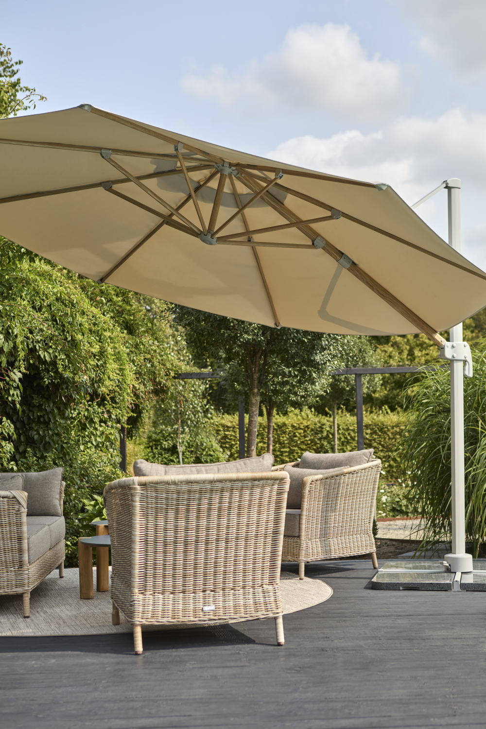 Luzzi frithængende parasol Khaki/Light Grey