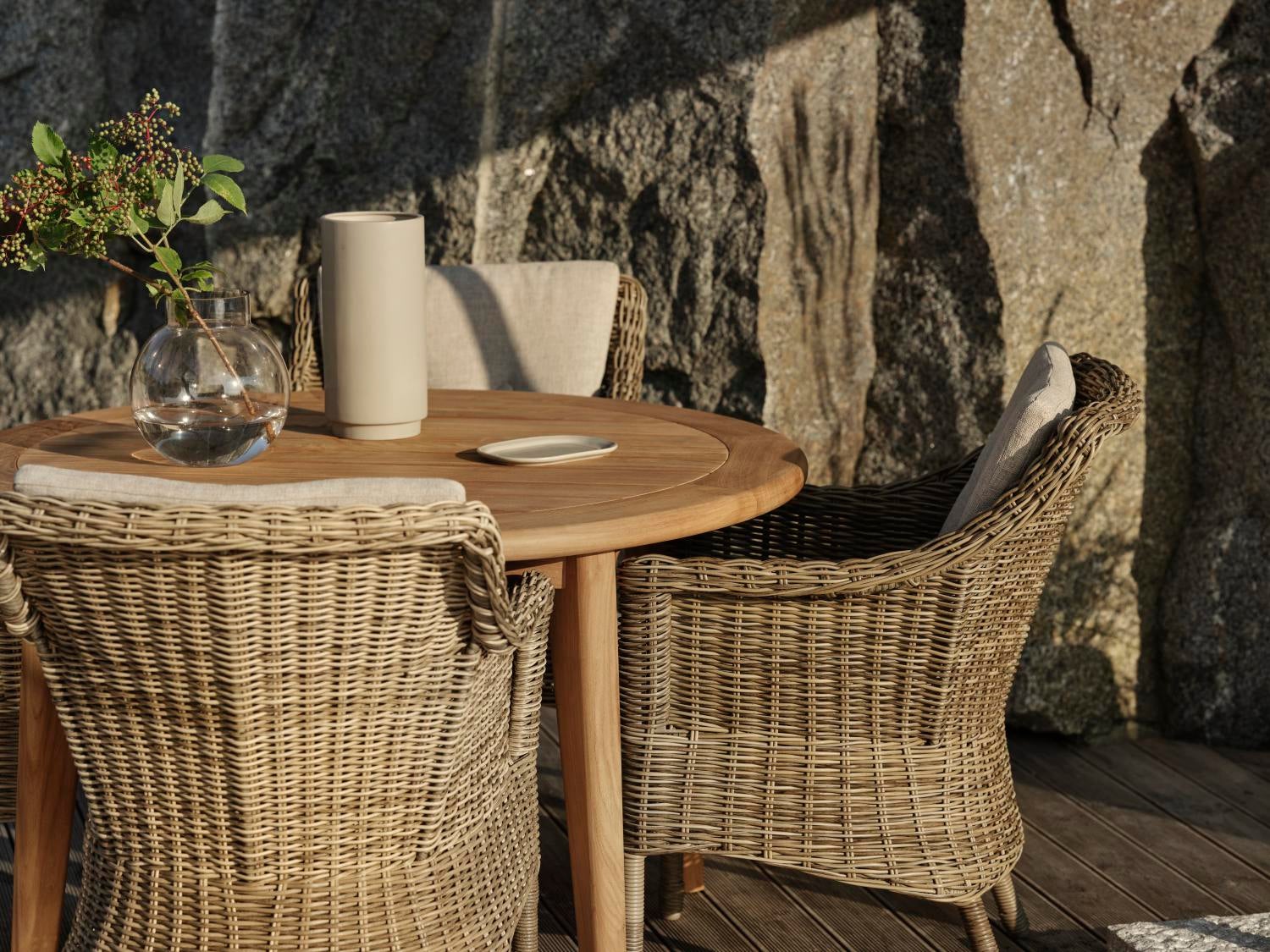 Lilja spisebord Natur