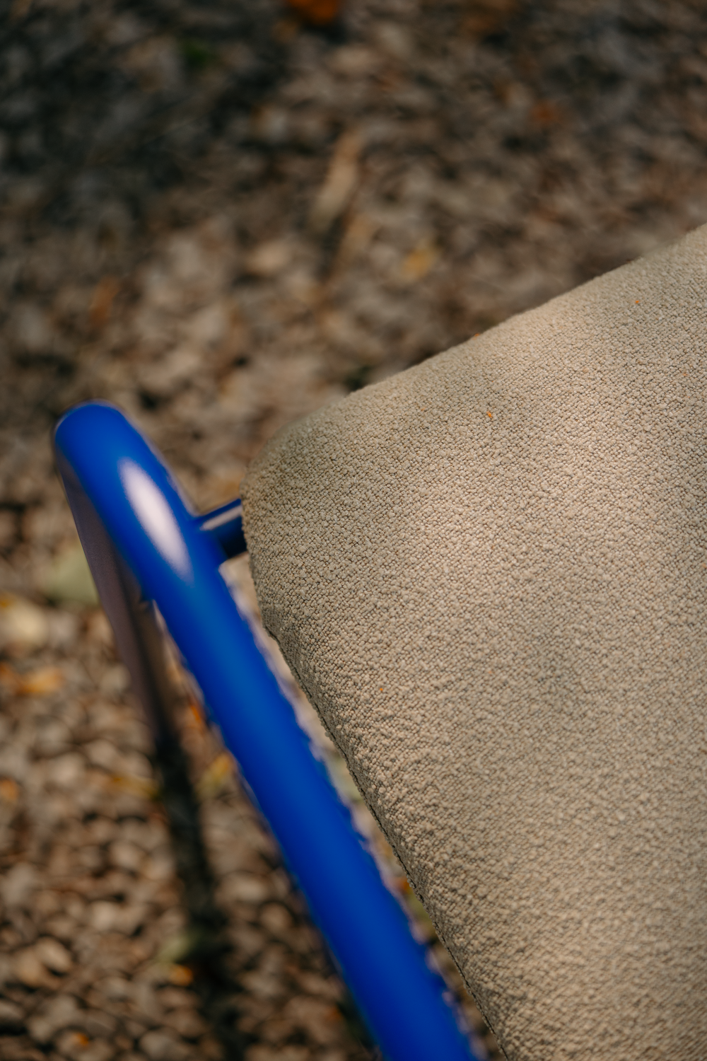 Bendt lænestol Indigo Blue/Teddy Beige