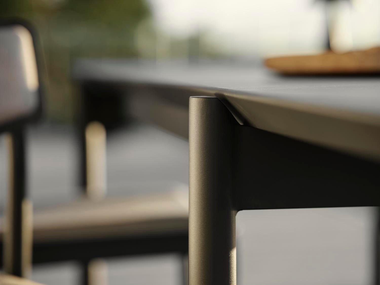 B45 spisebord Antracit